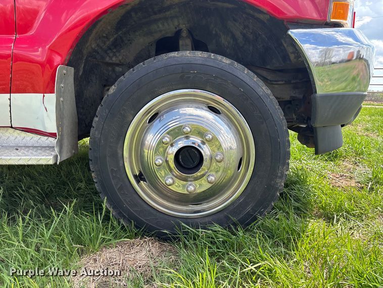 image for item EA4815 2003 Ford F550 feed mixer truck