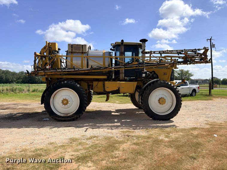 image for item ED5391 2000 Ag-Chem RoGator 1254 sprayer