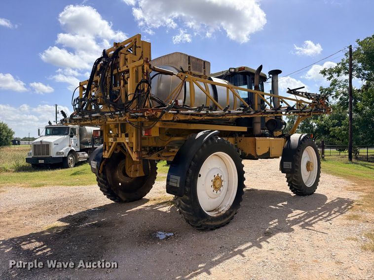 image for item ED5391 2000 Ag-Chem RoGator 1254 sprayer