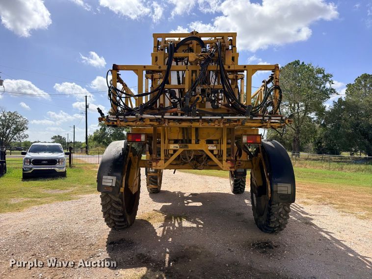 image for item ED5391 2000 Ag-Chem RoGator 1254 sprayer