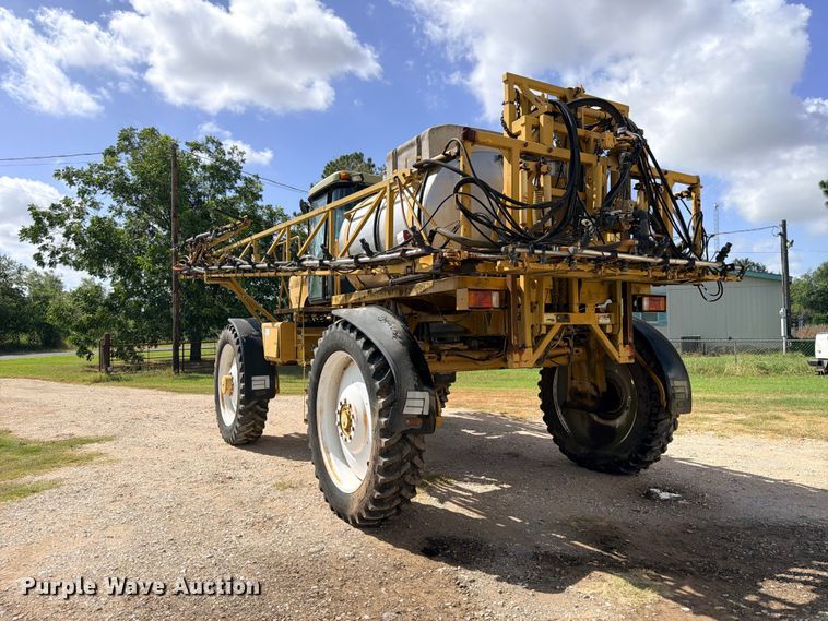 image for item ED5391 2000 Ag-Chem RoGator 1254 sprayer