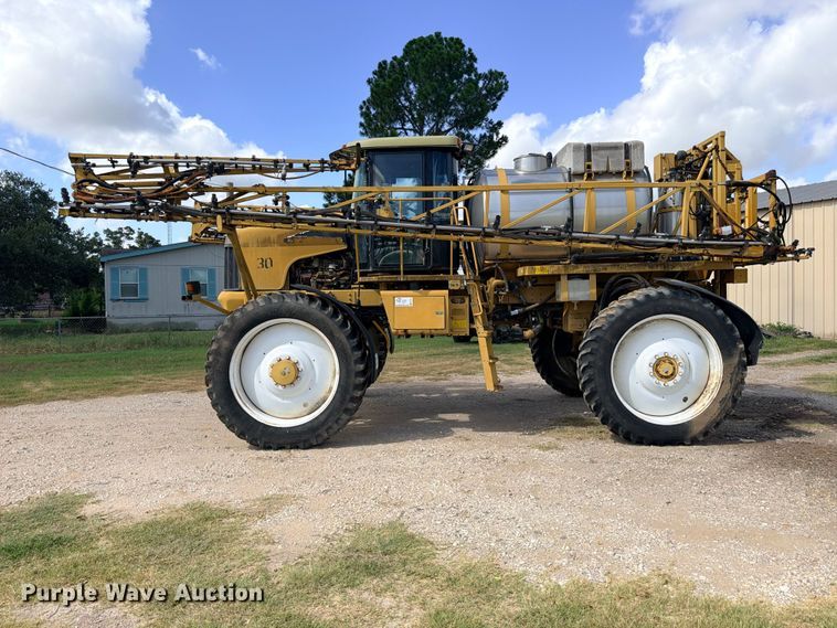 image for item ED5391 2000 Ag-Chem RoGator 1254 sprayer