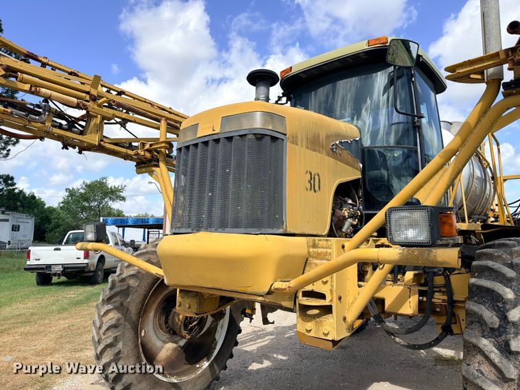 image for item ED5391 2000 Ag-Chem RoGator 1254 sprayer