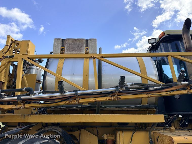 image for item ED5391 2000 Ag-Chem RoGator 1254 sprayer