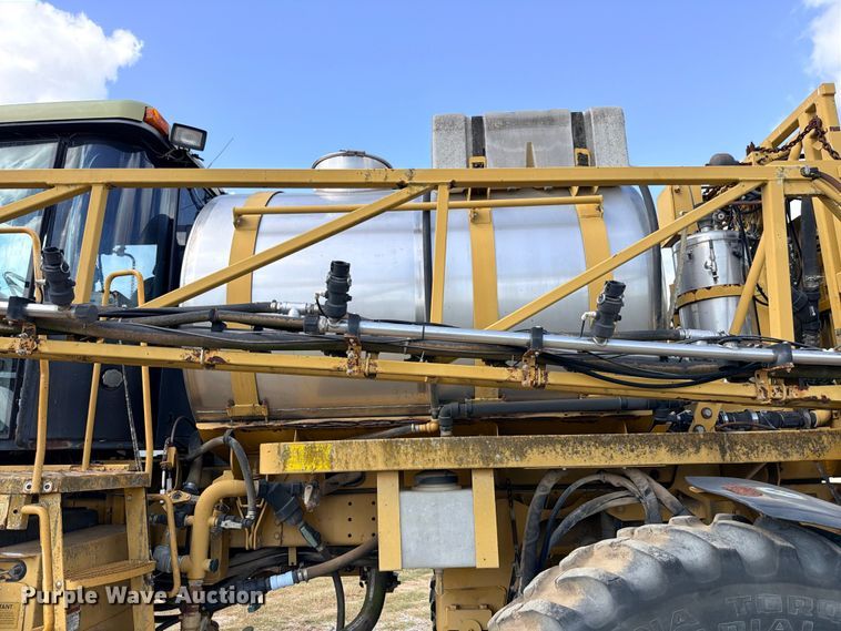image for item ED5391 2000 Ag-Chem RoGator 1254 sprayer
