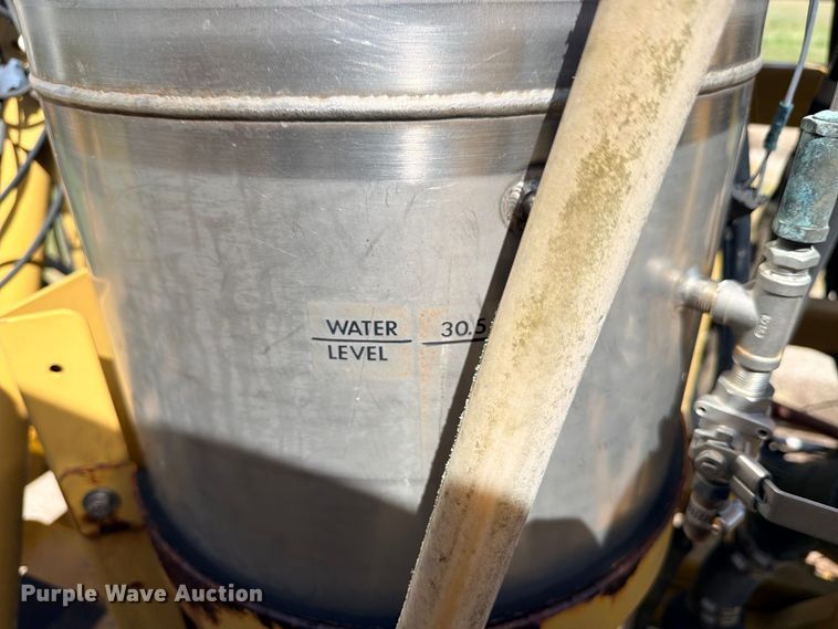 image for item ED5391 2000 Ag-Chem RoGator 1254 sprayer
