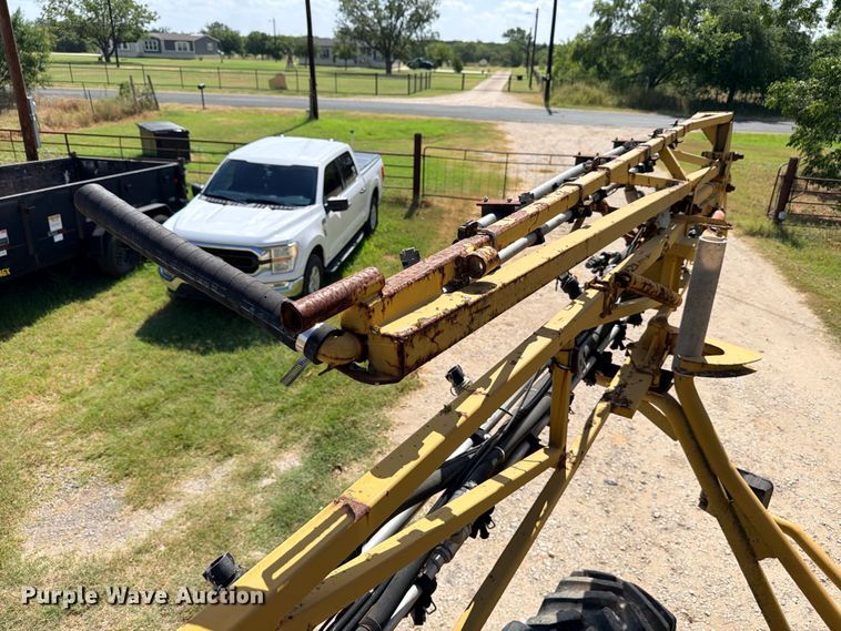 image for item ED5391 2000 Ag-Chem RoGator 1254 sprayer