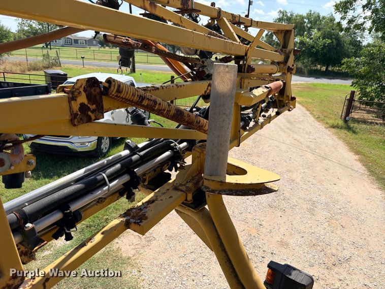 image for item ED5391 2000 Ag-Chem RoGator 1254 sprayer