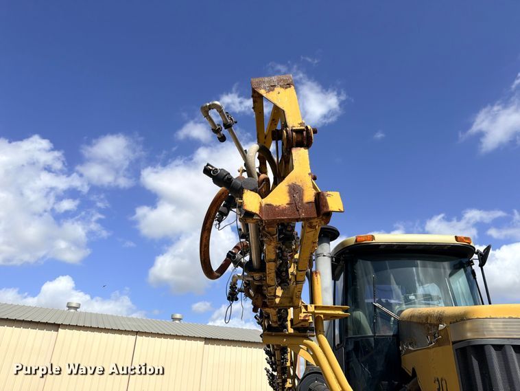 image for item ED5391 2000 Ag-Chem RoGator 1254 sprayer
