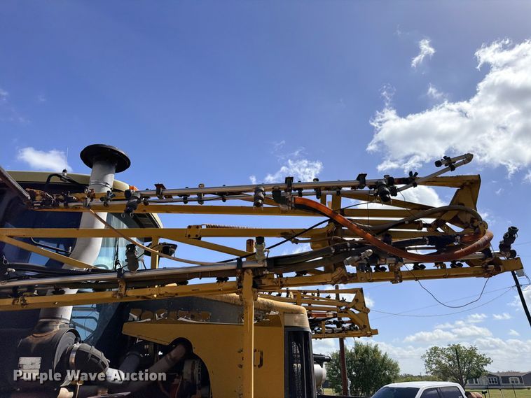 image for item ED5391 2000 Ag-Chem RoGator 1254 sprayer