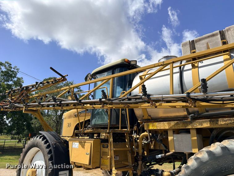 image for item ED5391 2000 Ag-Chem RoGator 1254 sprayer