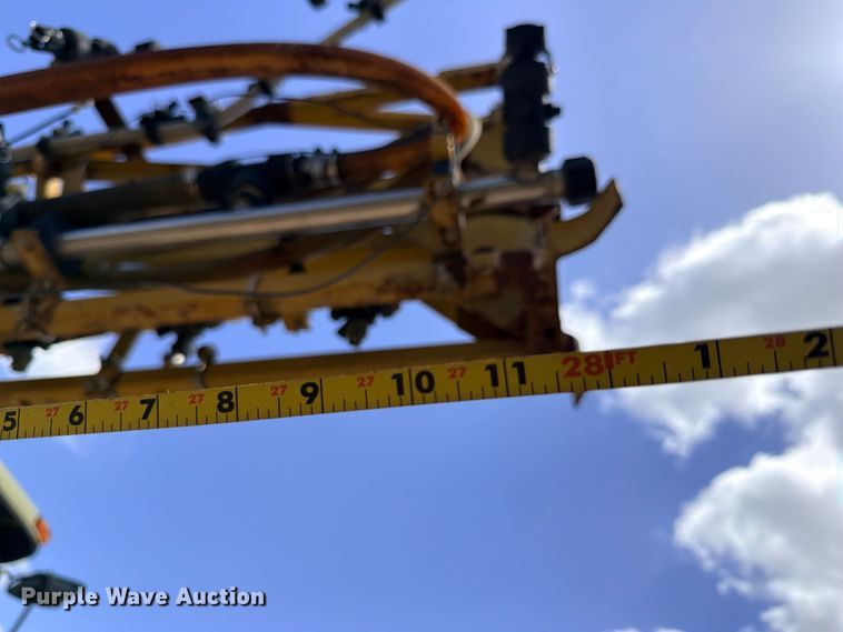image for item ED5391 2000 Ag-Chem RoGator 1254 sprayer
