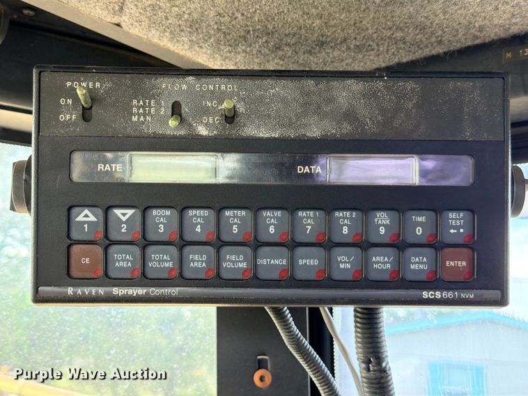 image for item ED5391 2000 Ag-Chem RoGator 1254 sprayer