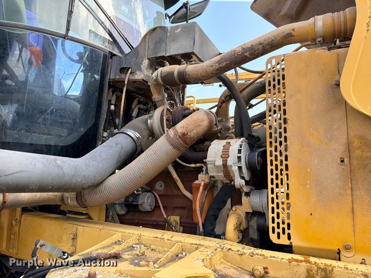 image for item ED5391 2000 Ag-Chem RoGator 1254 sprayer