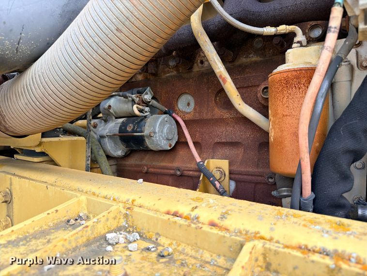 image for item ED5391 2000 Ag-Chem RoGator 1254 sprayer
