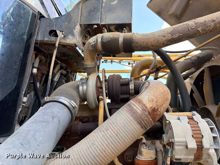 image for item ED5391 2000 Ag-Chem RoGator 1254 sprayer