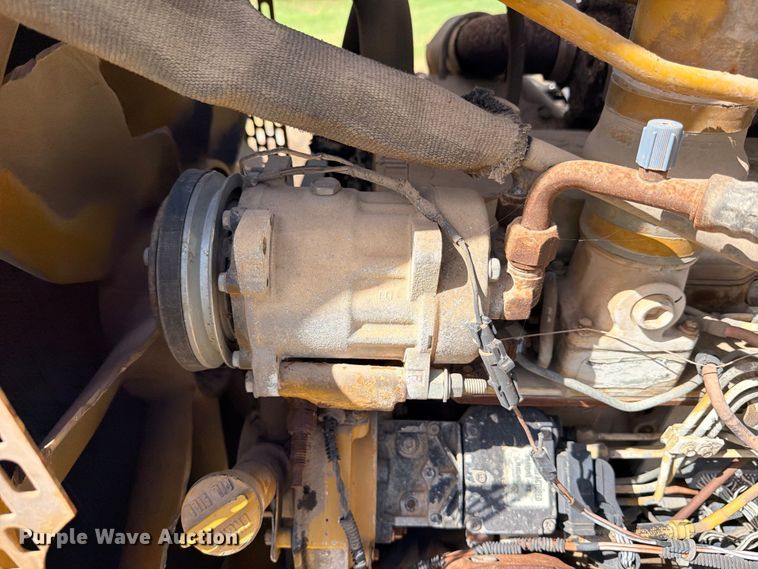 image for item ED5391 2000 Ag-Chem RoGator 1254 sprayer