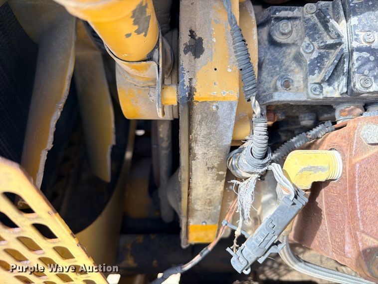 image for item ED5391 2000 Ag-Chem RoGator 1254 sprayer