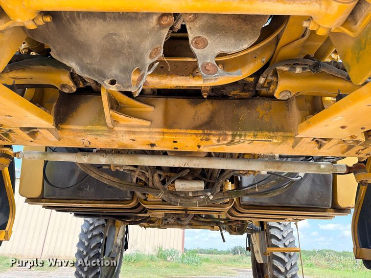 image for item ED5391 2000 Ag-Chem RoGator 1254 sprayer