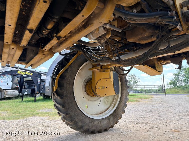 image for item ED5391 2000 Ag-Chem RoGator 1254 sprayer