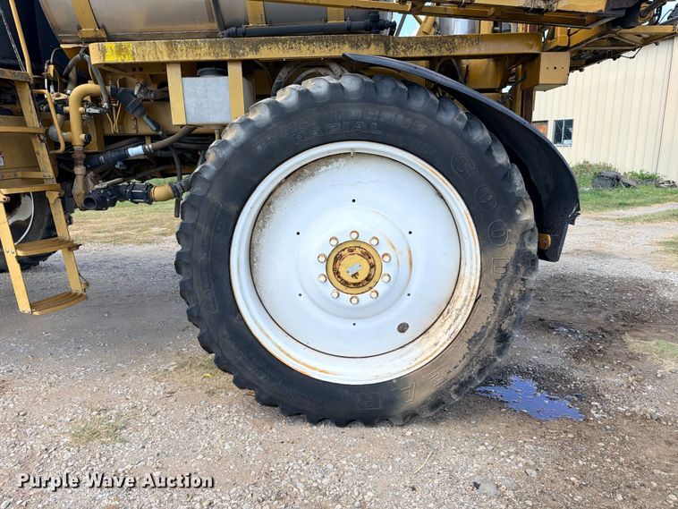 image for item ED5391 2000 Ag-Chem RoGator 1254 sprayer
