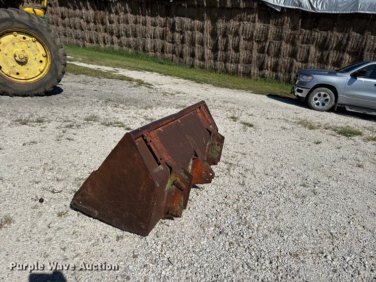 image for item EN0389 1959 John Deere 730 tractor