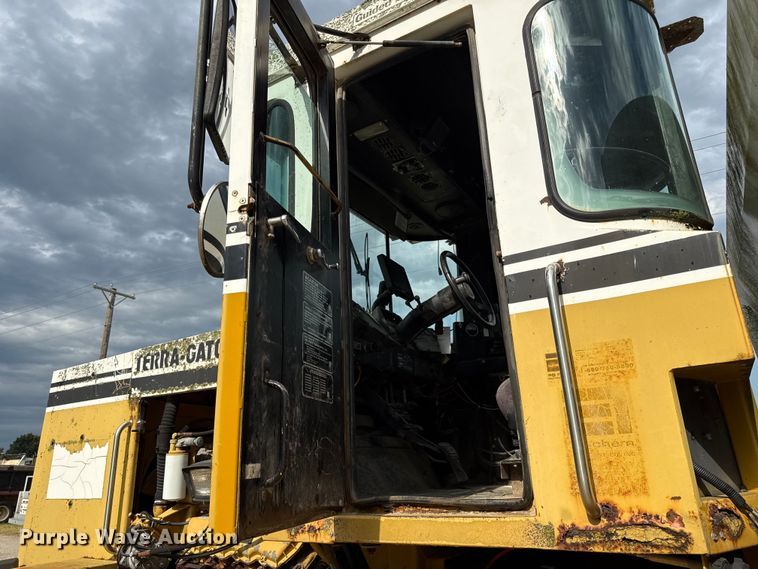 image for item EN0399 Terra Gator 1844 spreader