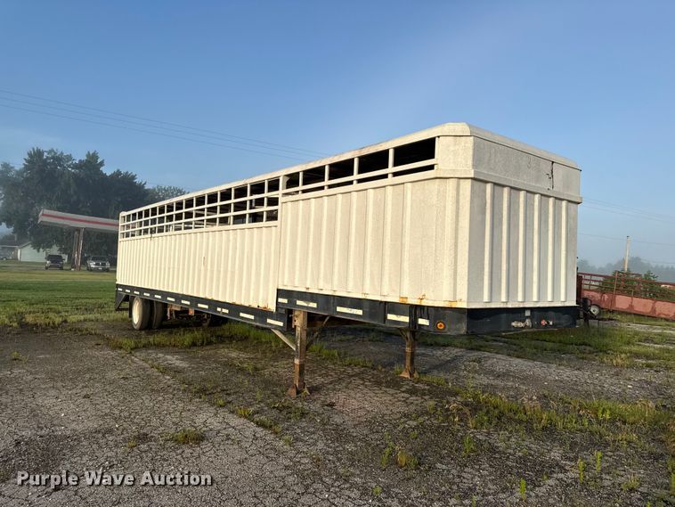 image for item EN0416 2000 Neville Built livestock trailer