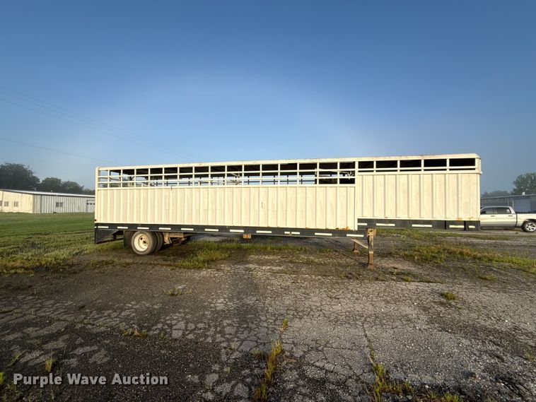 image for item EN0416 2000 Neville Built livestock trailer