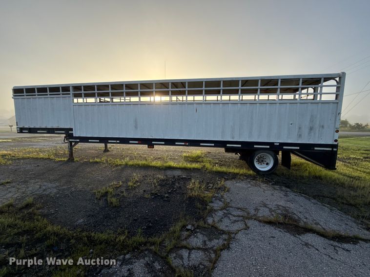 image for item EN0416 2000 Neville Built livestock trailer