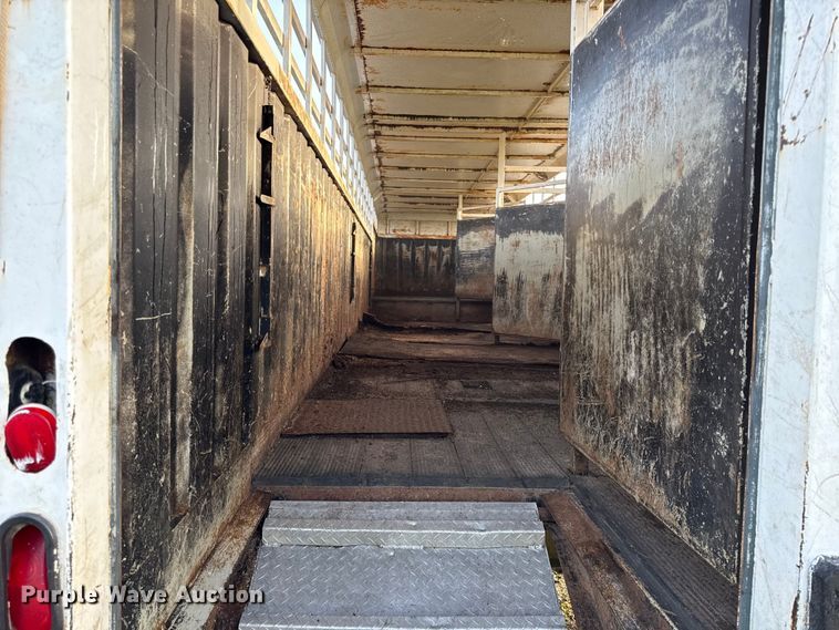 image for item EN0416 2000 Neville Built livestock trailer