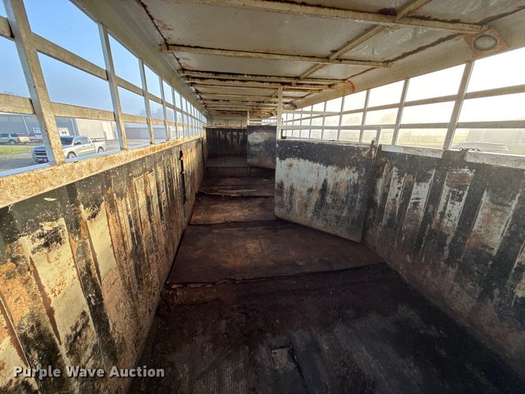 image for item EN0416 2000 Neville Built livestock trailer
