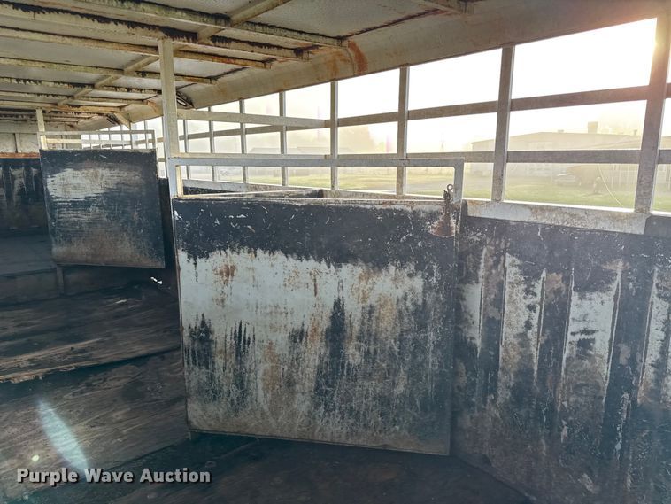 image for item EN0416 2000 Neville Built livestock trailer