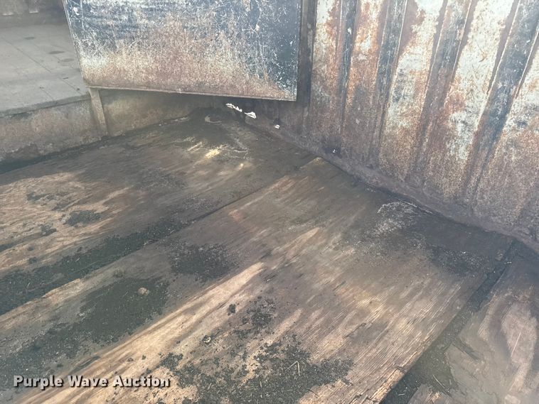 image for item EN0416 2000 Neville Built livestock trailer