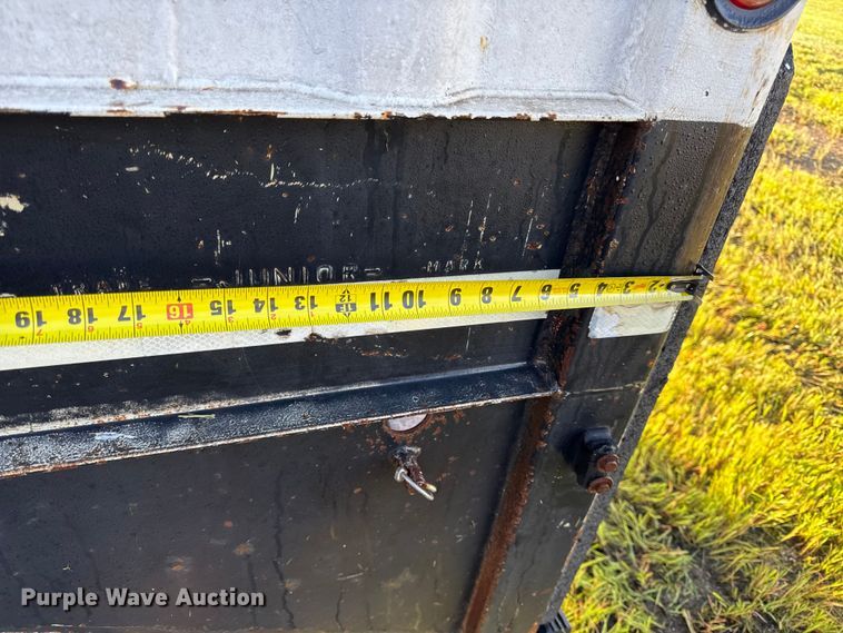 image for item EN0416 2000 Neville Built livestock trailer