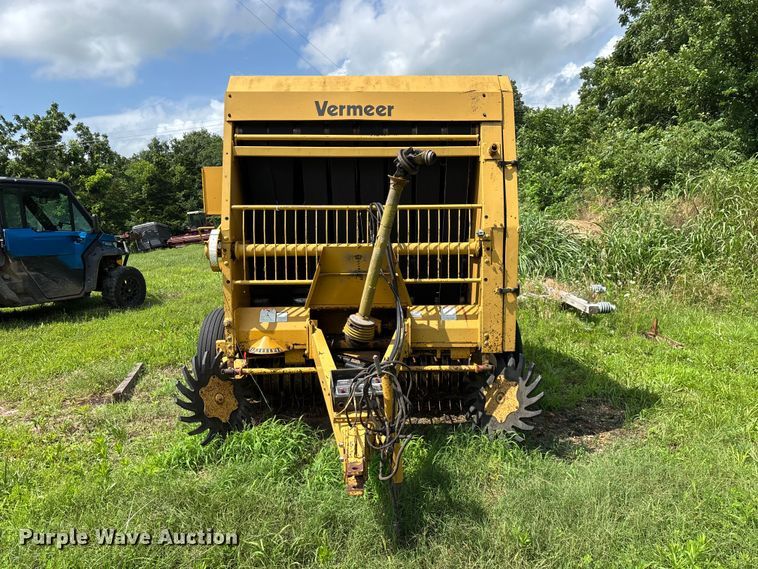 image for item EO4366 1988 Vermeer 505I round baler