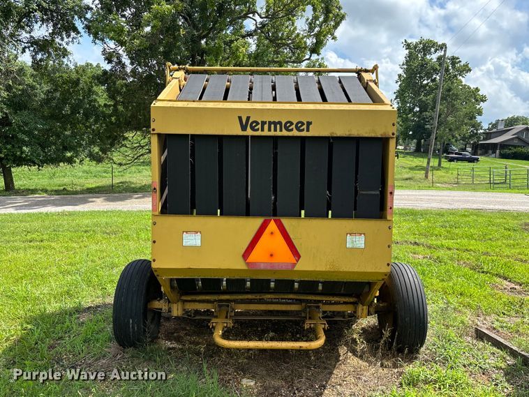 image for item EO4366 1988 Vermeer 505I round baler