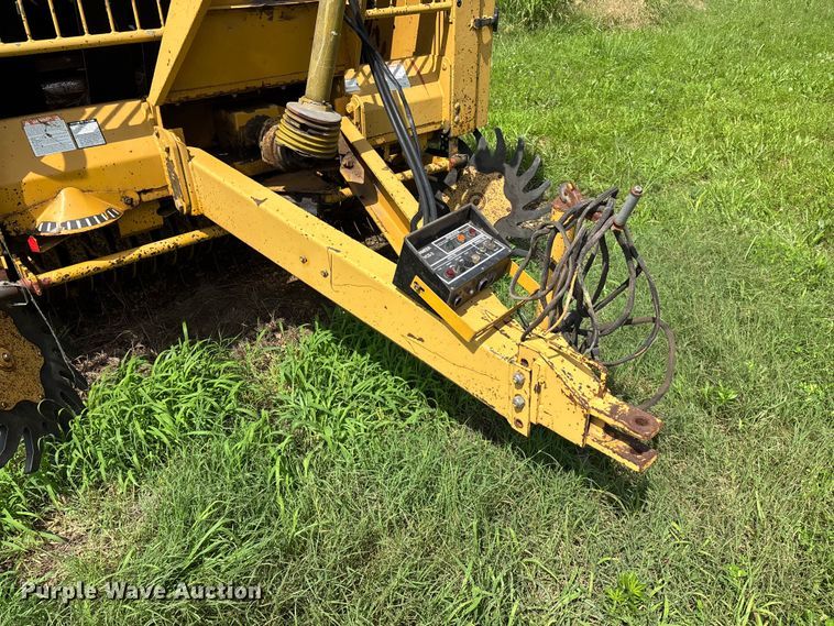 image for item EO4366 1988 Vermeer 505I round baler