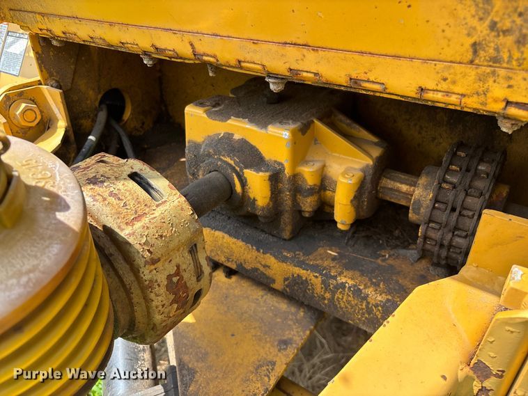 image for item EO4366 1988 Vermeer 505I round baler