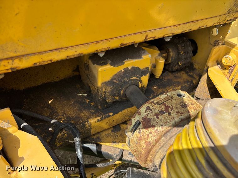 image for item EO4366 1988 Vermeer 505I round baler