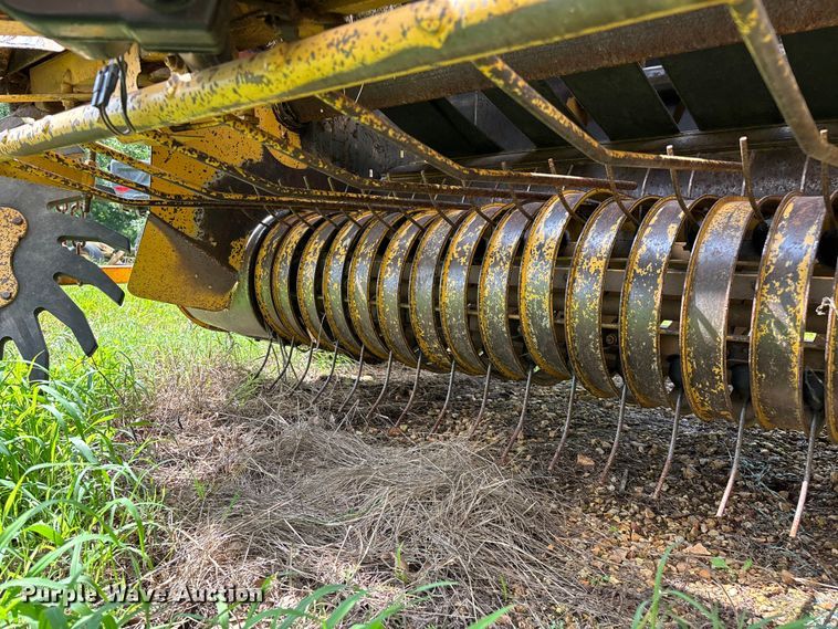 image for item EO4366 1988 Vermeer 505I round baler