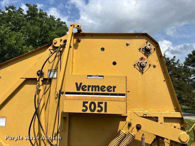 image for item EO4366 1988 Vermeer 505I round baler