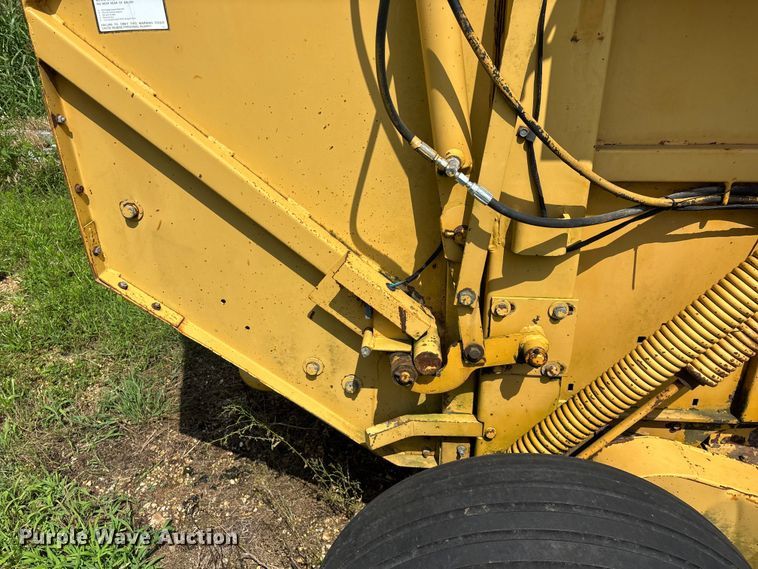 image for item EO4366 1988 Vermeer 505I round baler