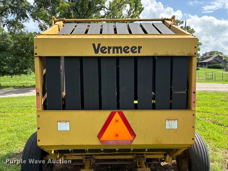 image for item EO4366 1988 Vermeer 505I round baler