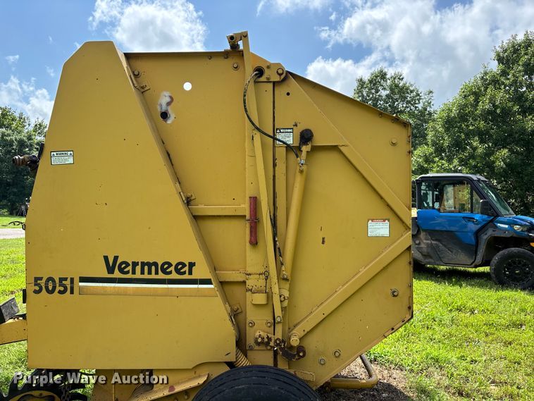 image for item EO4366 1988 Vermeer 505I round baler