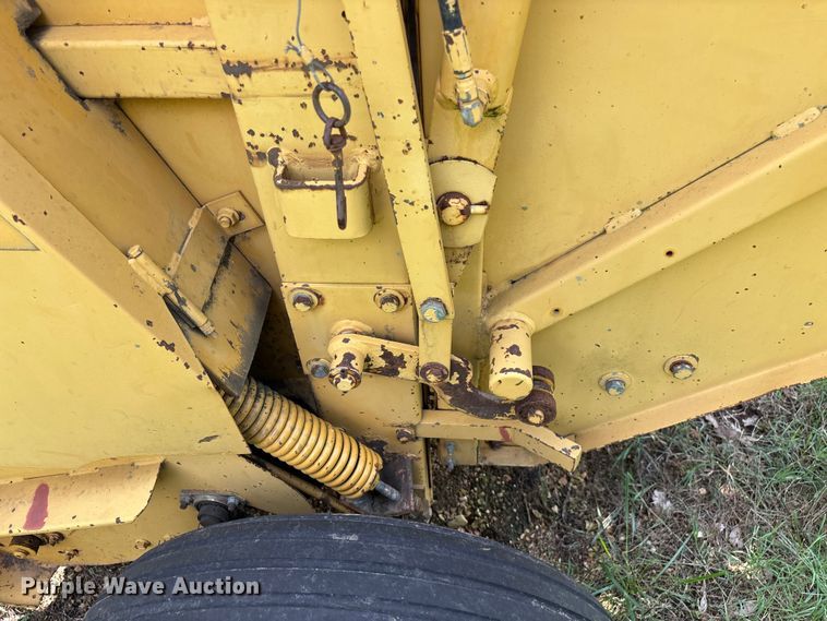 image for item EO4366 1988 Vermeer 505I round baler
