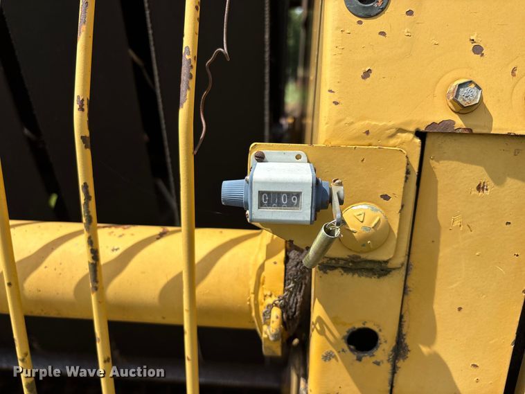 image for item EO4366 1988 Vermeer 505I round baler