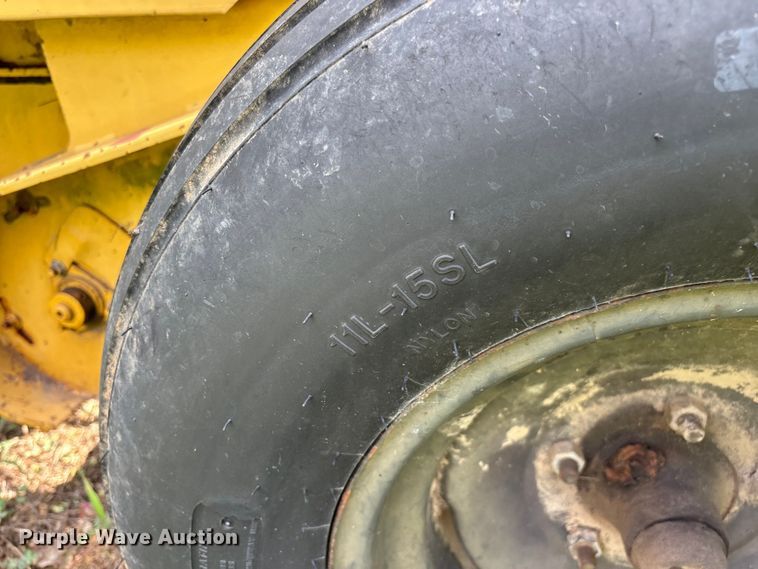 image for item EO4366 1988 Vermeer 505I round baler