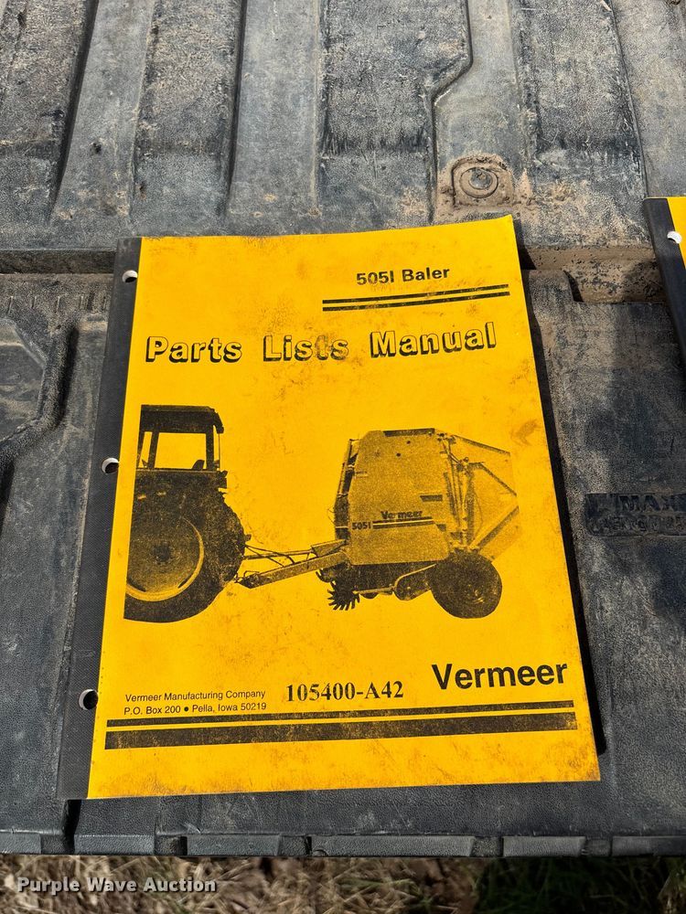 image for item EO4366 1988 Vermeer 505I round baler