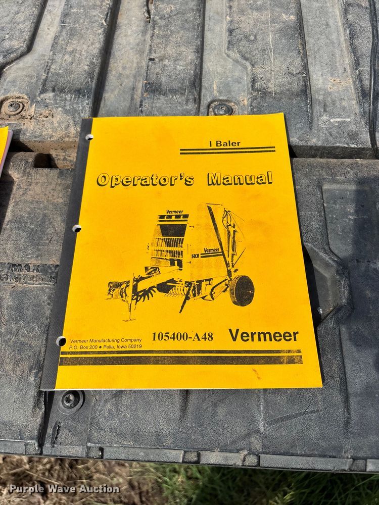 image for item EO4366 1988 Vermeer 505I round baler